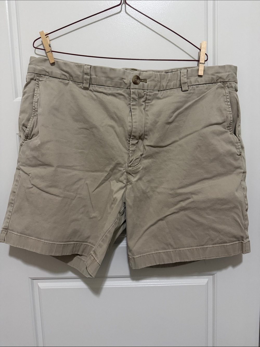 Vineyard Vines Men's Beige Flat Front Chino Shorts